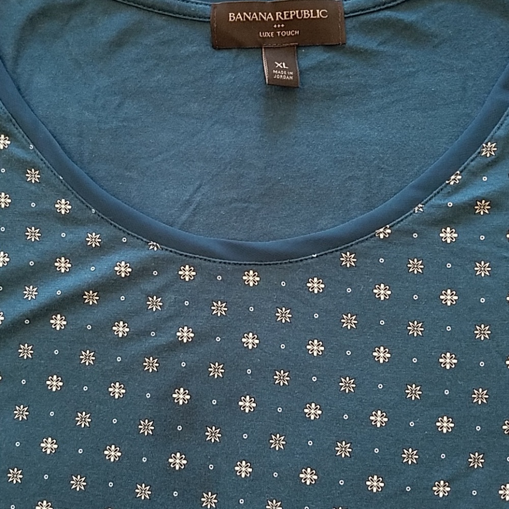 Banana Republic t-shirt NWOT